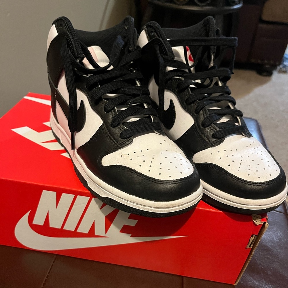 Nike Dunks High Women’s 6.5